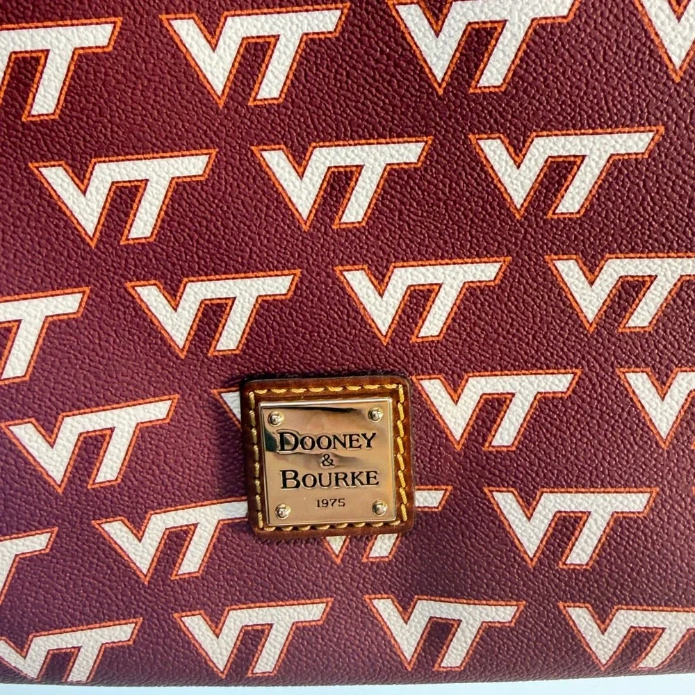 Dooney & Bourke excellent pre